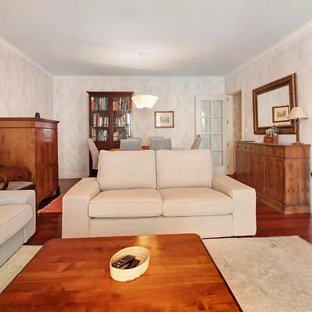 Seaside Escape 公寓 *